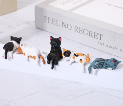 Cute Cat Figurine Mini Desk & Car Console Decoration