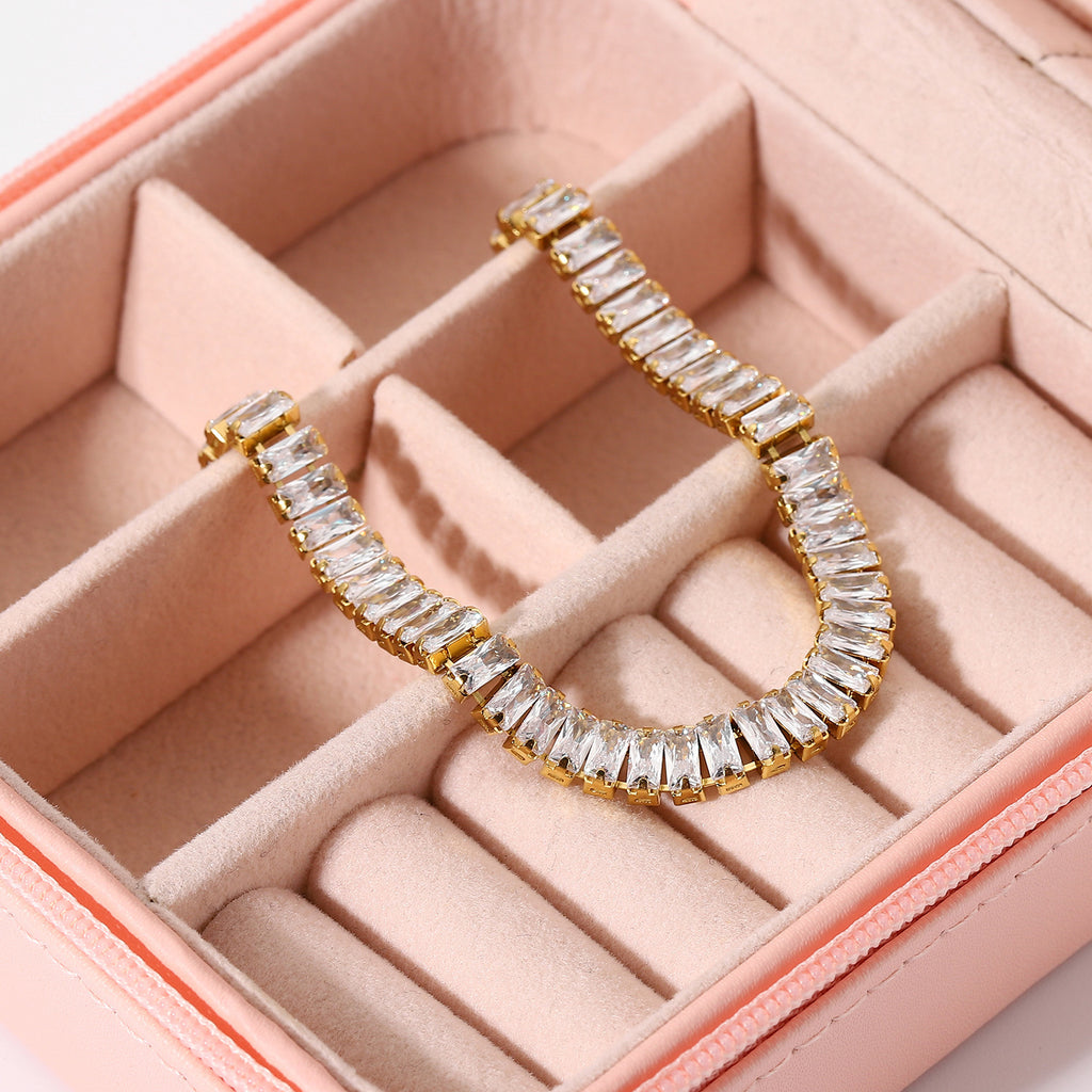 Shiny Cube Bracelet – Elegant Minimalist Geometric Jewelry