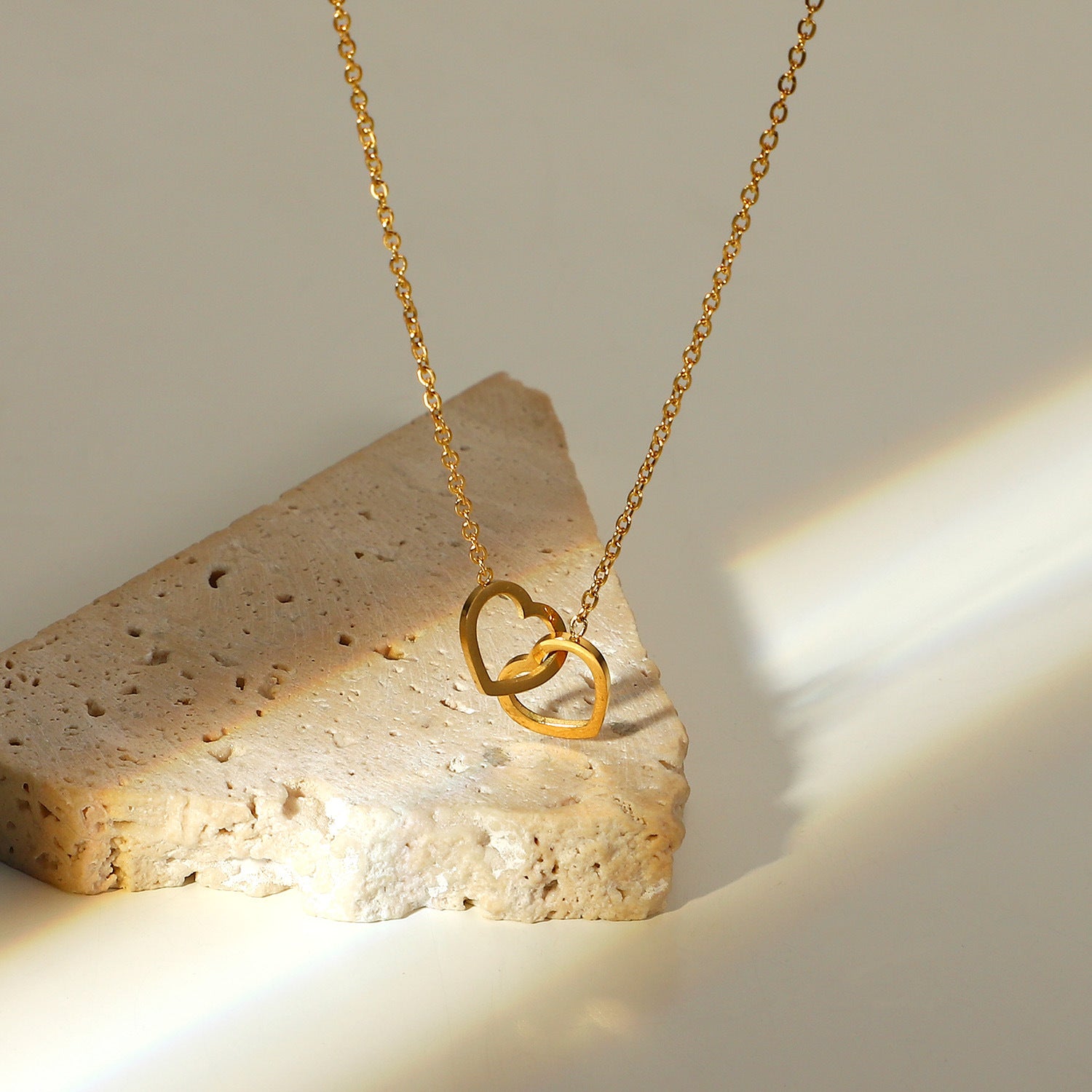 18K Gold Double Heart Necklace – Elegant Romantic Gift