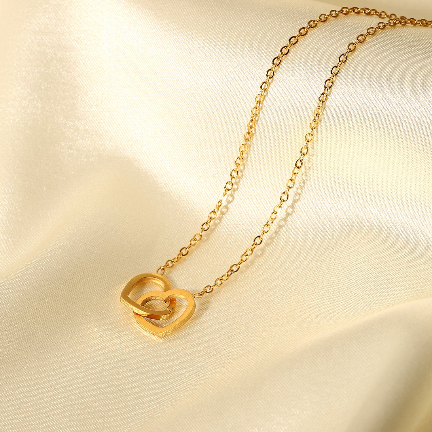 18K Gold Double Heart Necklace – Elegant Romantic Gift